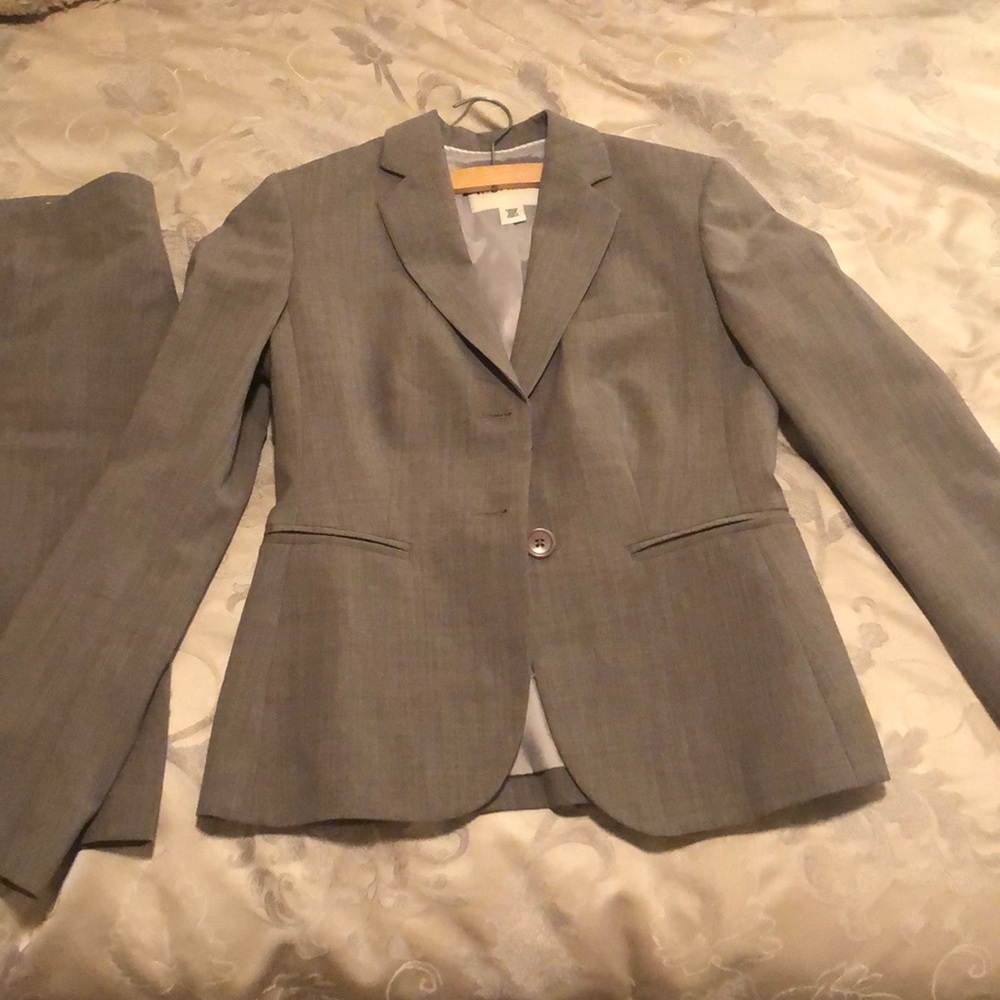 Banana republic suit